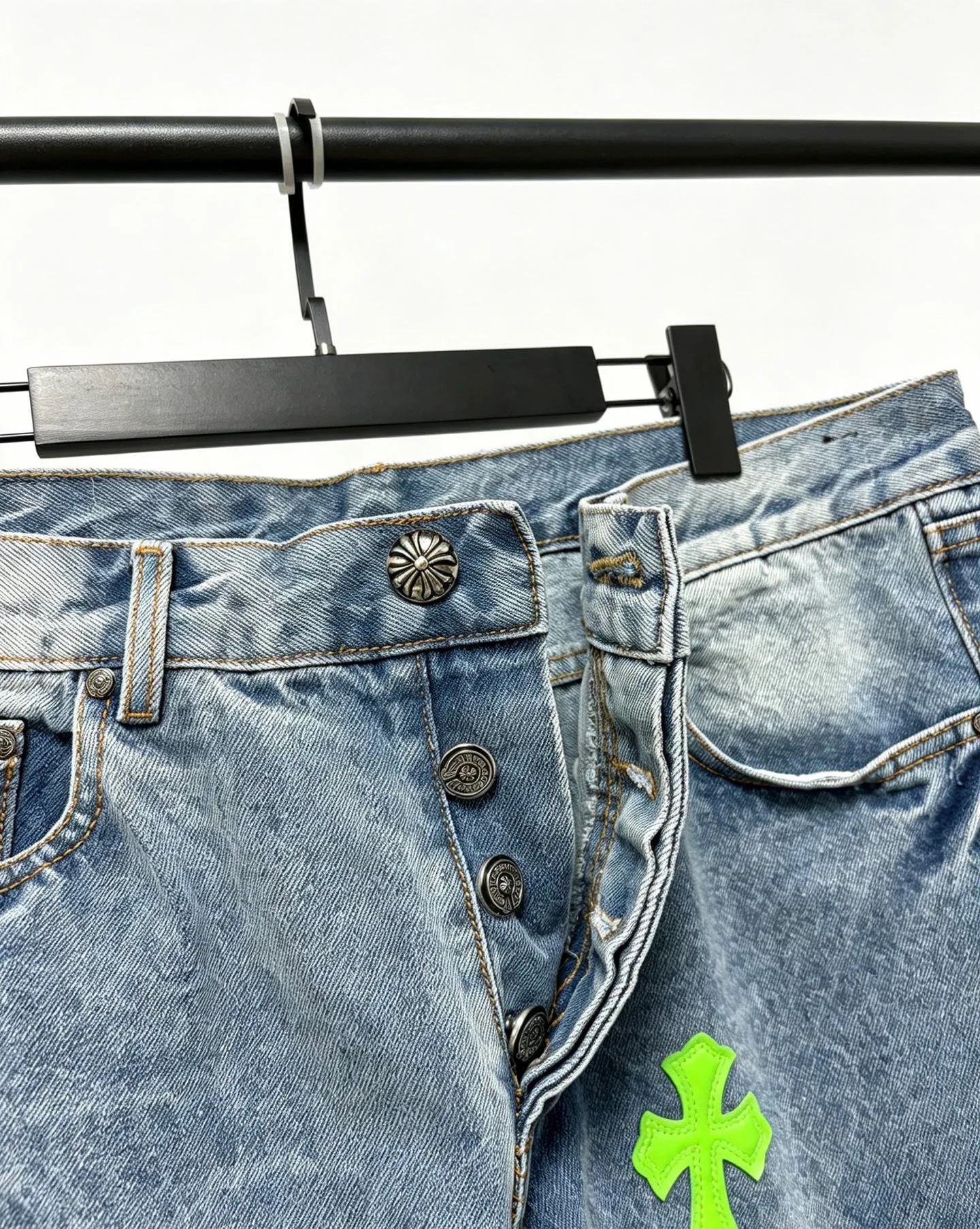 Chrome Hearts ， Light Blue ， ， ， ， ， ， Retro 。 Green ， ； ， ， ， ， 。 ， 。 Retro ， Classic ； ； Levi’s Classic V ， ， ， ， 。 ×Levis ， Genuine Leather ， 。 Retro ， 。 ， ， 。
